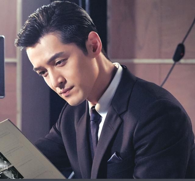 胡歌经纪人被辞退,老胡被坑惨,网友:这种害人精早该辞退