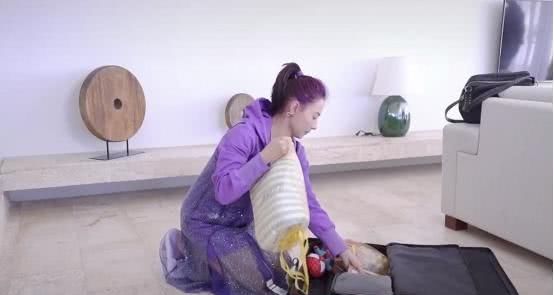 『挑战』张柏芝心里是住着个公主吧,都当妈了仍要挑战少女裙,还挺美