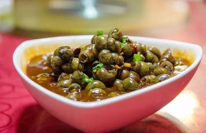  『荠菜』又是一年春食时！春天里的江南人，是如何把“鲜嫩”吃得出神入化的？