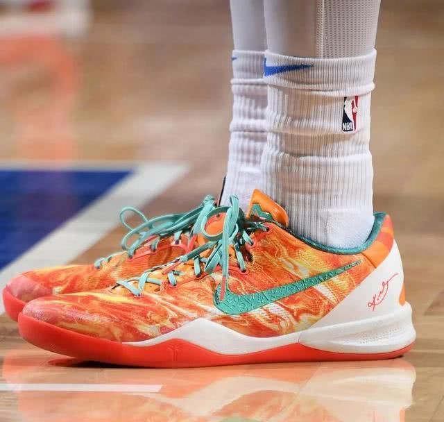  战靴@NBA球员上脚：亚历山大的球鞋，很多科比战靴和倒勾！