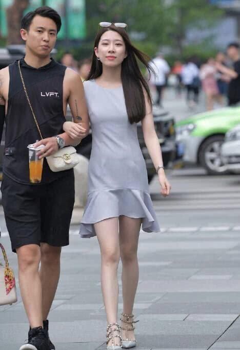  女性|穿上鱼尾连衣短裙，让女性变得简约优雅