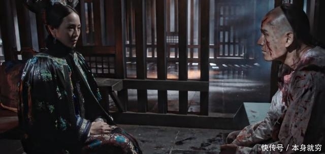 何炅穿越人群拥抱谢娜