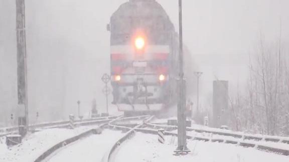 东北黑龙江最“尴尬”的火车，成真正“冻车”，厕所都不敢上？