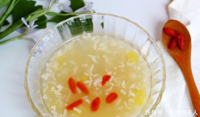 润肤:春天我常喝这汤,补水美白润肤,比面膜管用,邻居都说我变美了!