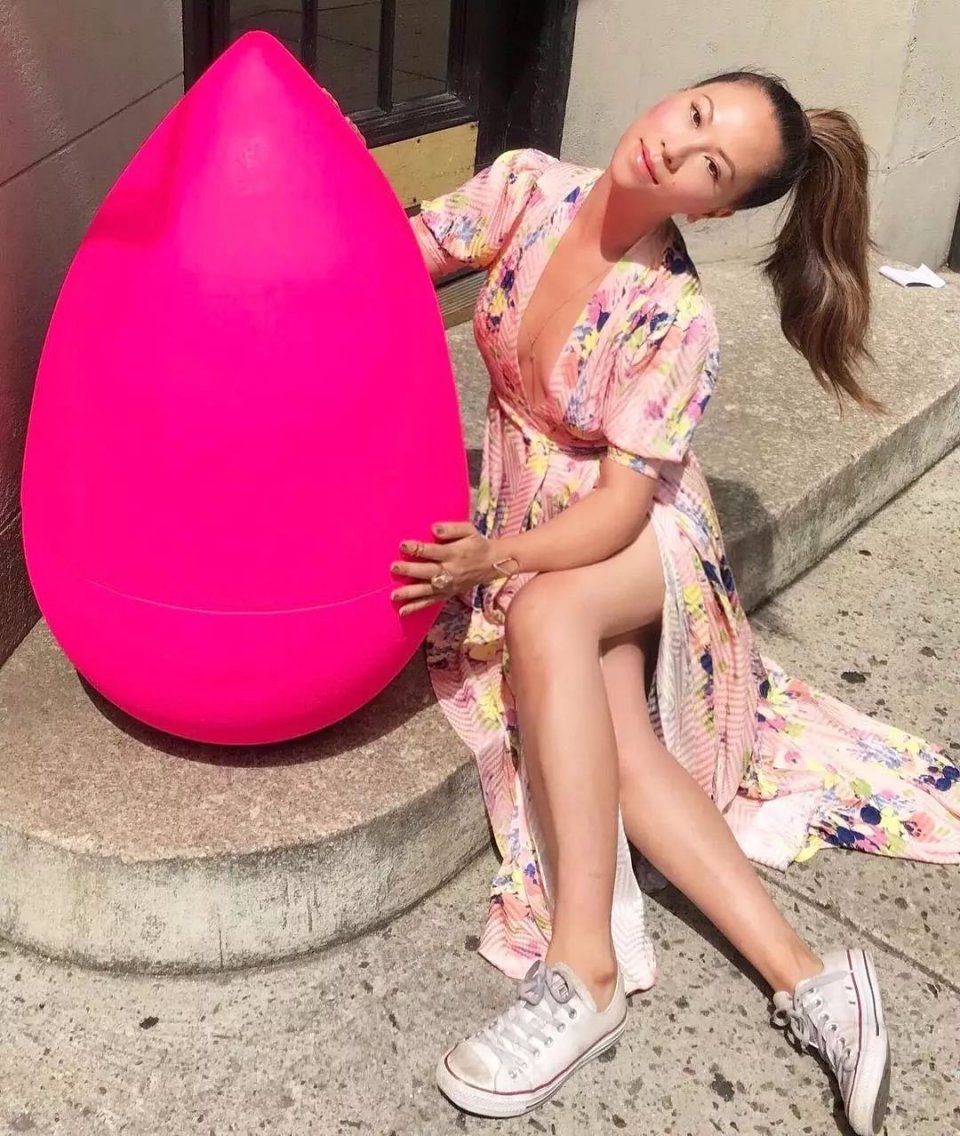 手拿这只果冻粉扑，我能拥有Angelababy的同款甜心腮红!