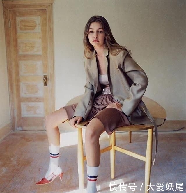 「柔顺」Gigi Hadid的护发贴士:经常染烫怎么保持头发柔顺