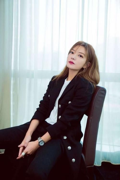  『巩皇』画虎不成反类犬：“巩皇”只一个，不是所有女生都适合女王范