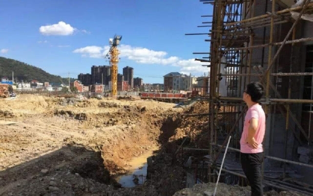 农村统一规划全面叫停农村自建房, 那些住危房的农民怎么办