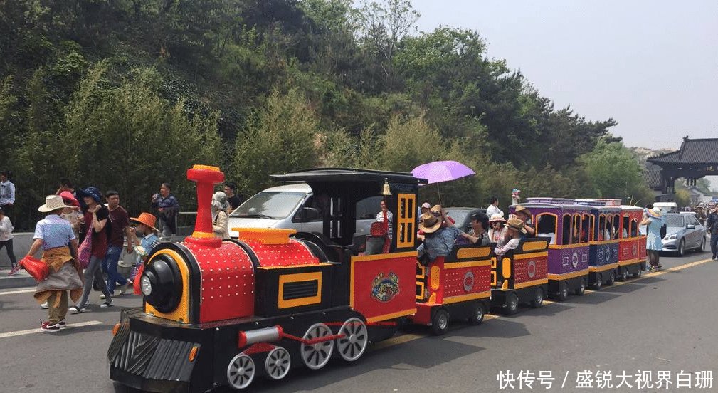 景区大门建的离景区很远，小交通这个套路越来越深了！