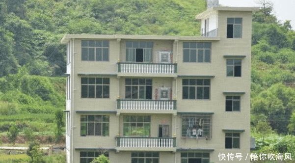  漂亮■在农村有很多漂亮的房子都没人住，你知道为什么吗