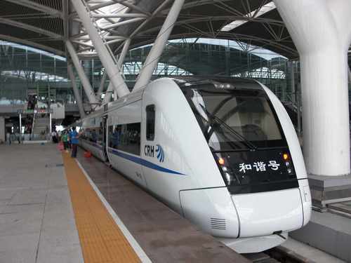 中国最大的高铁站，一年接待1.4亿游客，已和香港接轨天下无敌