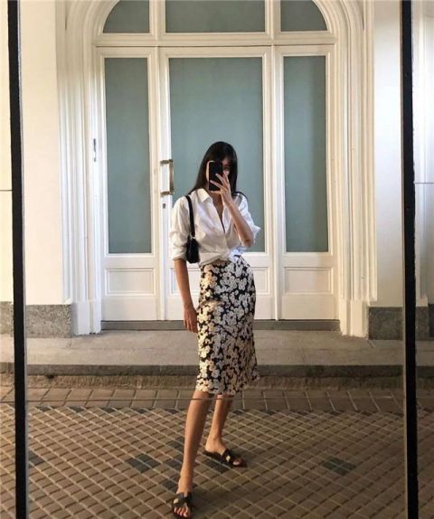  『女人』女人再懒也别穿卫衣了，太土！今年流行这种上衣，时髦显瘦又百搭