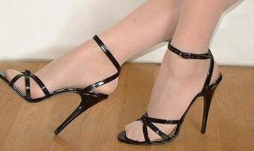 经典大气时尚尖头设计搭配高跟浅口鞋