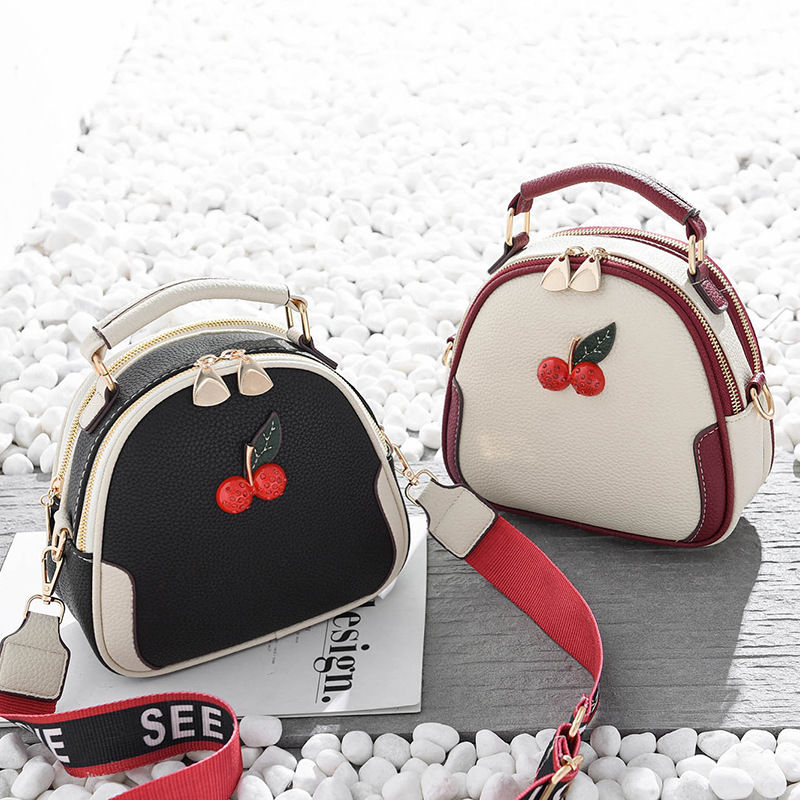 性感的老婆背上这大气的包，那身材真是 妩媚又妖娆啊