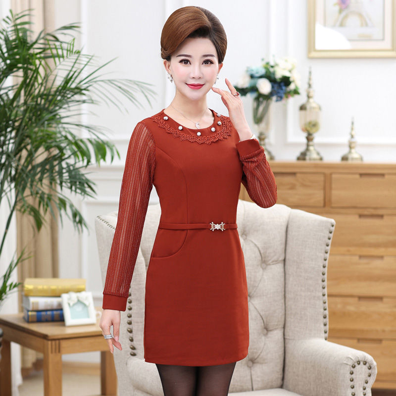 奔四奔五中年人别乱穿裙,看这几款洋气妈妈裙,减龄又遮肚