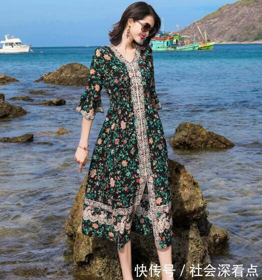 重色■女人到了四五十,要少穿”重色裙“,避开这3点,谁穿谁先美