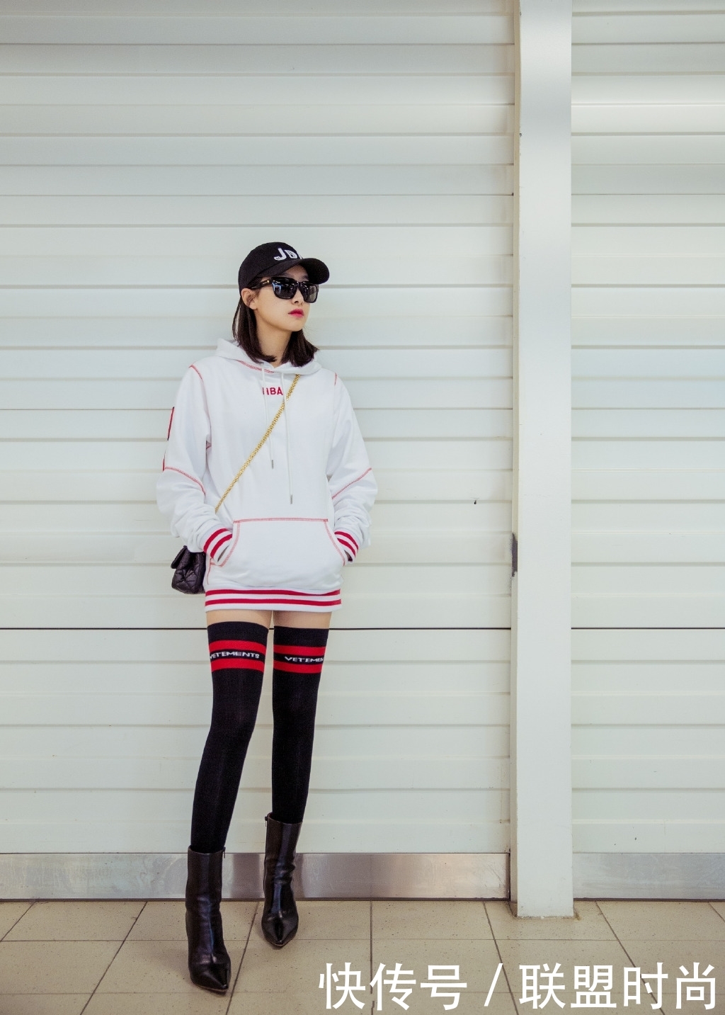 宋茜大长腿又回来了！穿T恤裙大秀好身材，网友：这腿是真实的？