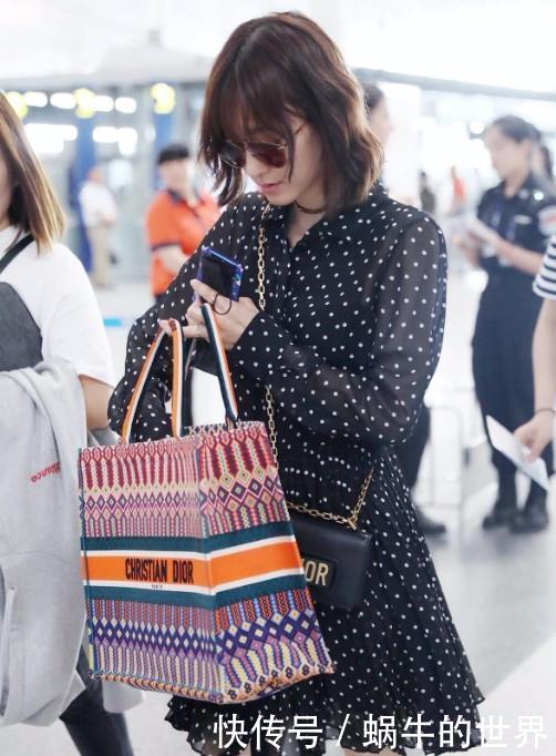 王丽坤拎着菜篮子走机场？看起来就像大妈，素颜女神也不过如此！