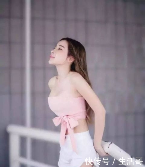  [美少女]街拍：粉色系小姐姐，这就是大家心目中的青春美少女吧？