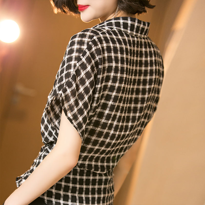 身材丰盈的女人，穿这样的T恤，尽显曲线好身材