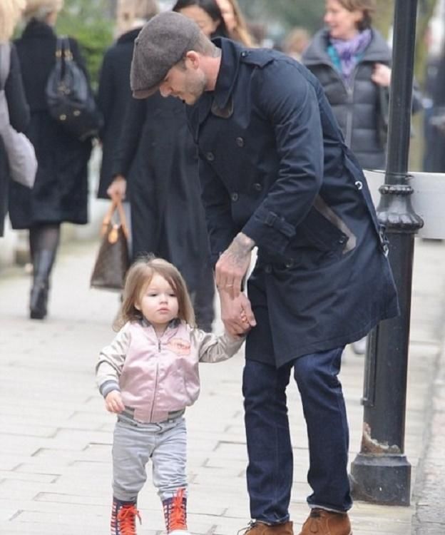 当卡戴珊女儿遇见贝克汉姆女儿，差距一眼看出，网友：品味很重要