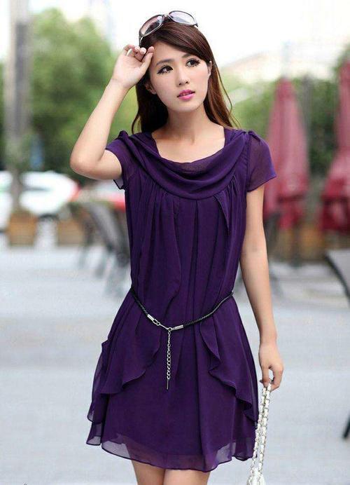 简单大方的连衣裙，穿出婉约淑女味，撑起大方迷人的气场