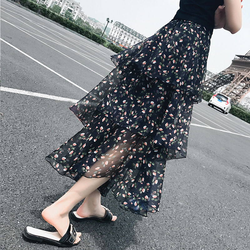 70后女人别打扮太土，试试当下巨火的连衣裙，男人百分百心动