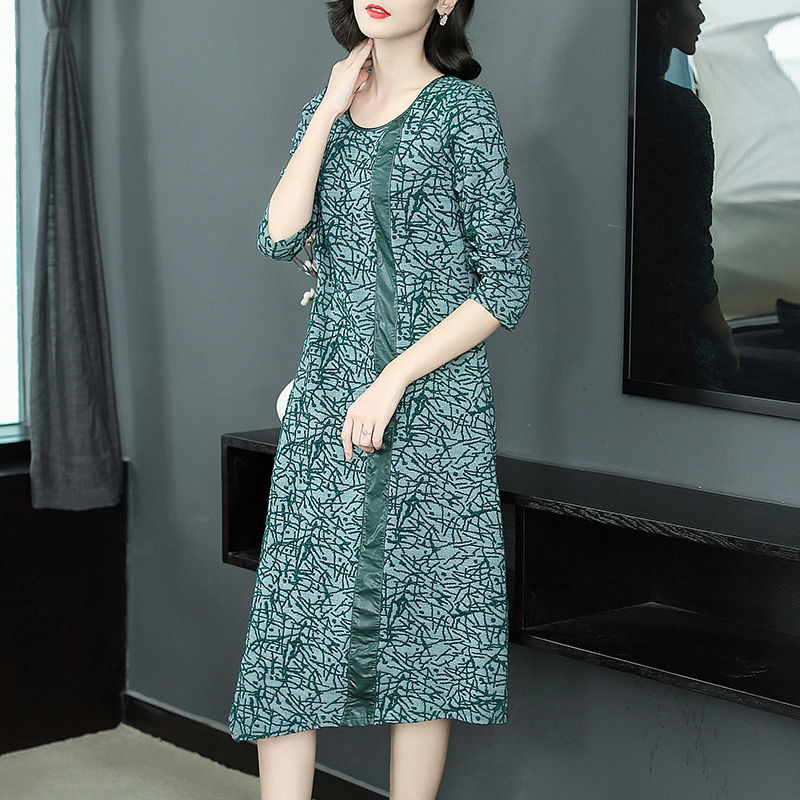 终于推出如此的高雅“妈妈”秋裙!中秋送老妈几件，时尚肤白美嫩