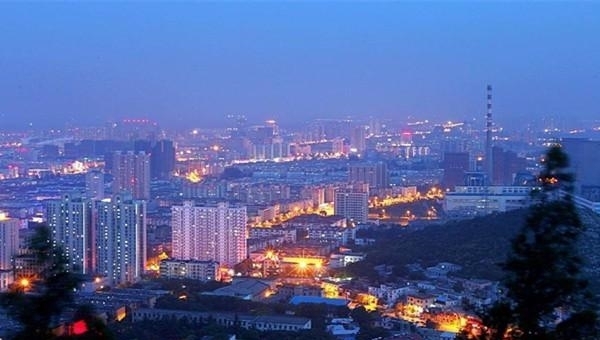  相邻@安徽省这两个相邻地级市，一直被建议合并但难实行