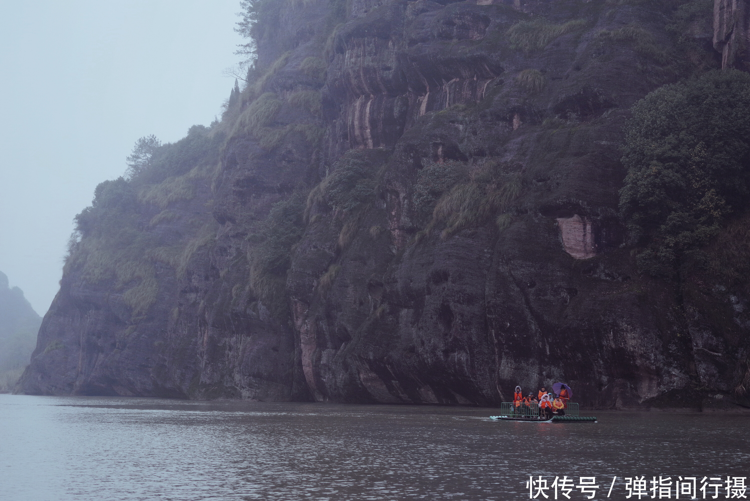 这里号称“中国道教发祥地”，山水美如水墨画，极富仙风道骨意境