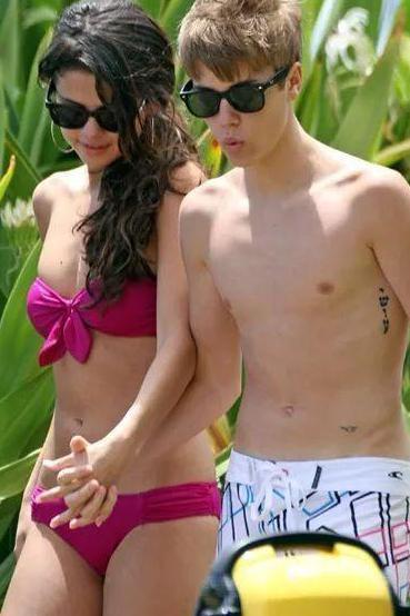 身材大比拼!明星夏日泳装哪家强?