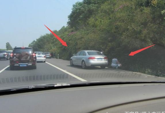 高速上造成堵车的3大“原因”找到了，可惜交警也没有好办法！
