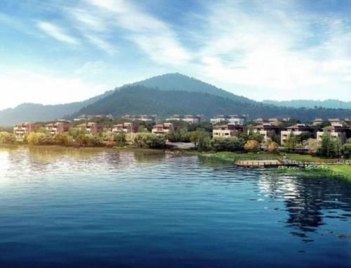  [重点]湖南岳阳华容县最大的镇，位于藕池河南岸，是全国重点镇