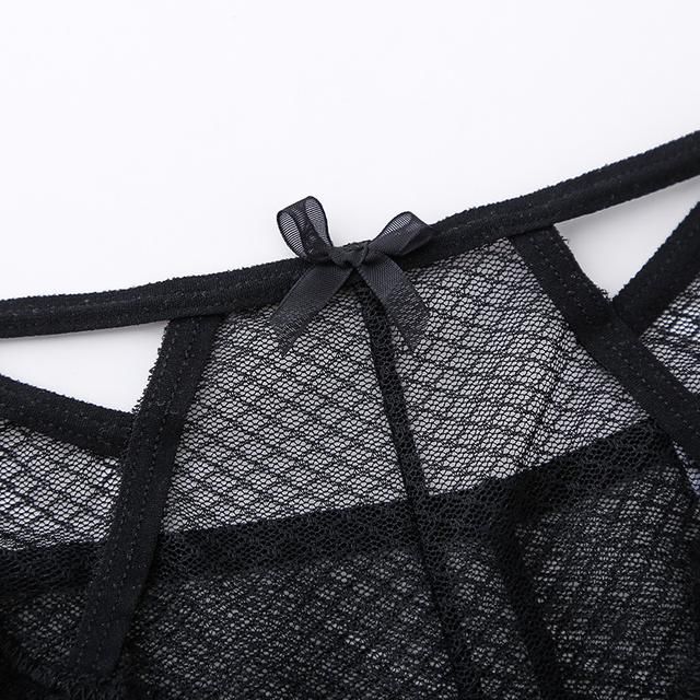 35岁老婆真敢穿，包臀裙+T裤，时髦又大胆，美得让人怦然心动