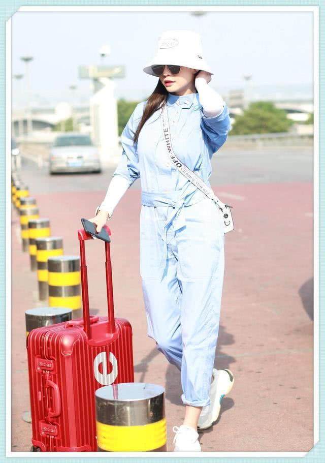 韩雪和沈梦辰同穿一款连体衣,这差距不止一点点啊