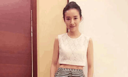 快四十岁的董洁，不长皱纹，依旧还是当年的那个女神