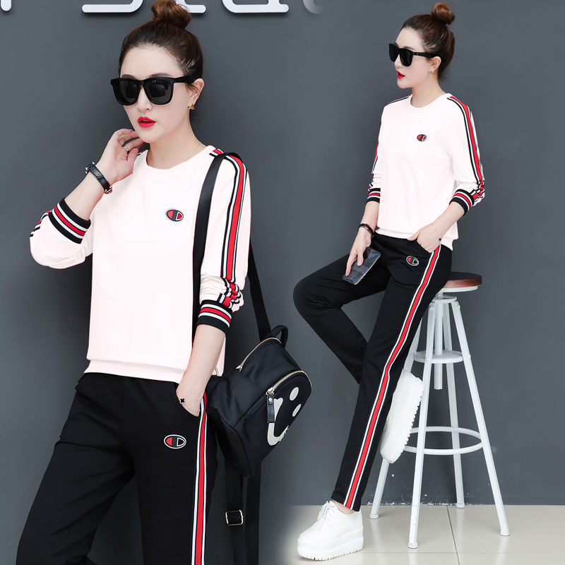 我身高是短板，又穿不来高跟鞋，高腰套装+平鞋，看着竟有165