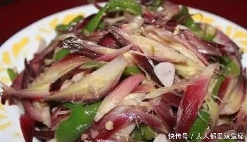  #猪饲料#农村常见的野味，过去农民把它当成猪饲料，在日本被当