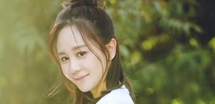  【适合】“凌乱花苞头”让女生活力满分，原来扎起来这么容易，简直美翻天