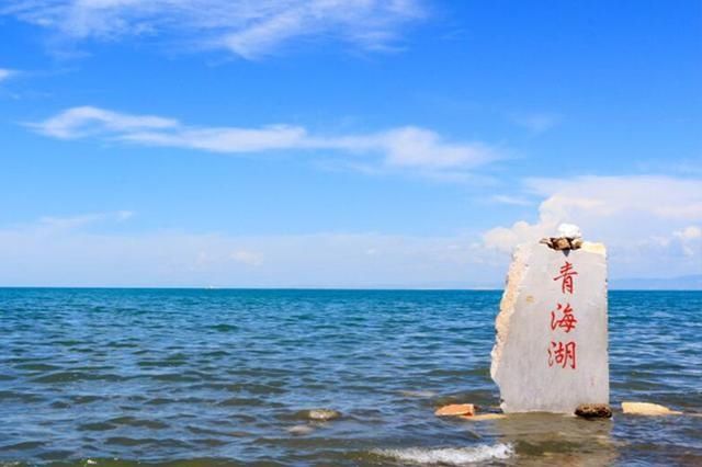青海湖是陨石坑吗？最全解释来了，属于构造断陷湖，曾经是淡水湖