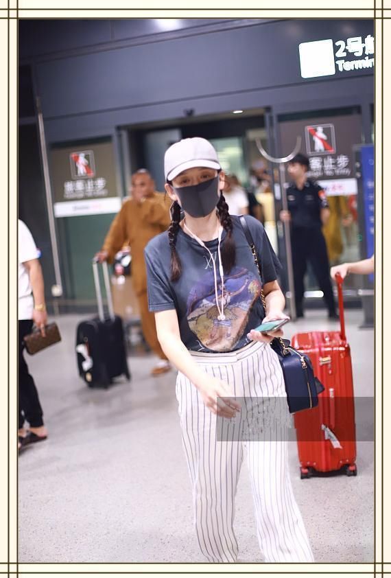 本以为35岁张钧甯扎麻花辫够嫩的了，可看到39岁陈乔恩，我沉默了