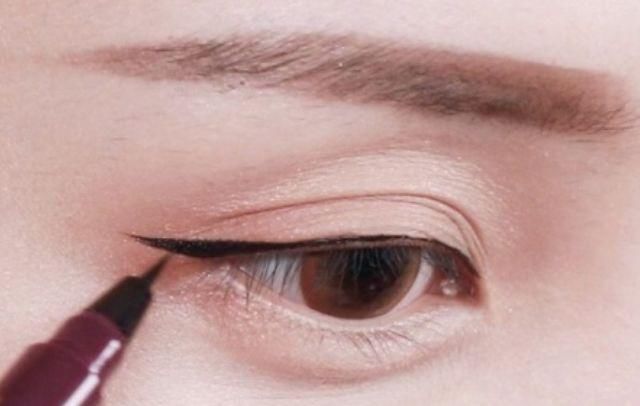 惊!戚薇开眼角了?还是无痛的