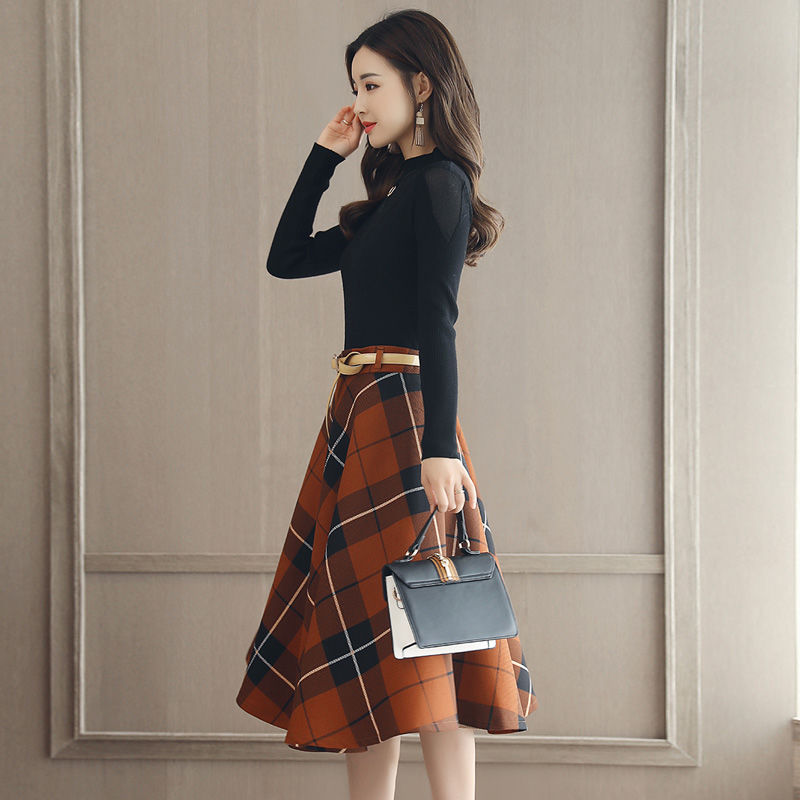 是时候和连衣裙拜拜了，今年这样套装才时髦有型，连背影都美炸了