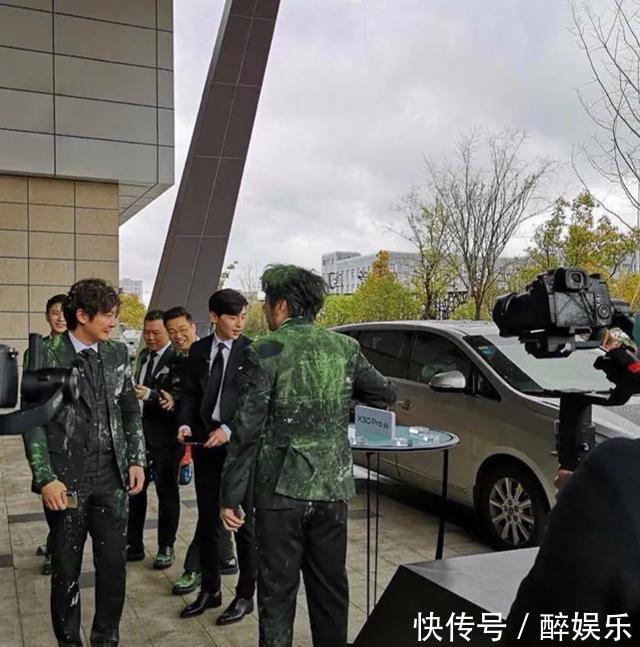  防护■雷佳音老婆翟煦飞罕见现身，接机“前夫哥”，做防护措施毫不留情