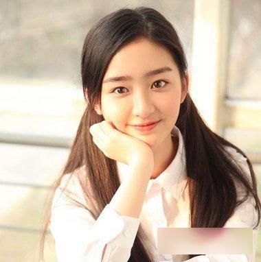 10款中学生比较潮流的扎发发型!