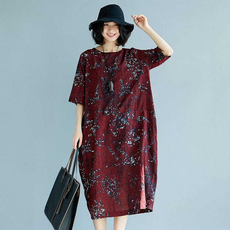 这才是小女人该有的风范!穿这印花裙，复古清新有气质