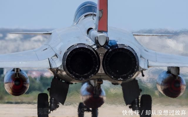  【兵器】法国海军独享兵器，成本高达7900万欧元，最贵的阵风战斗机
