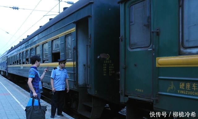 这辆绿皮火车，速度比高铁快，票价却比高铁便宜一大半