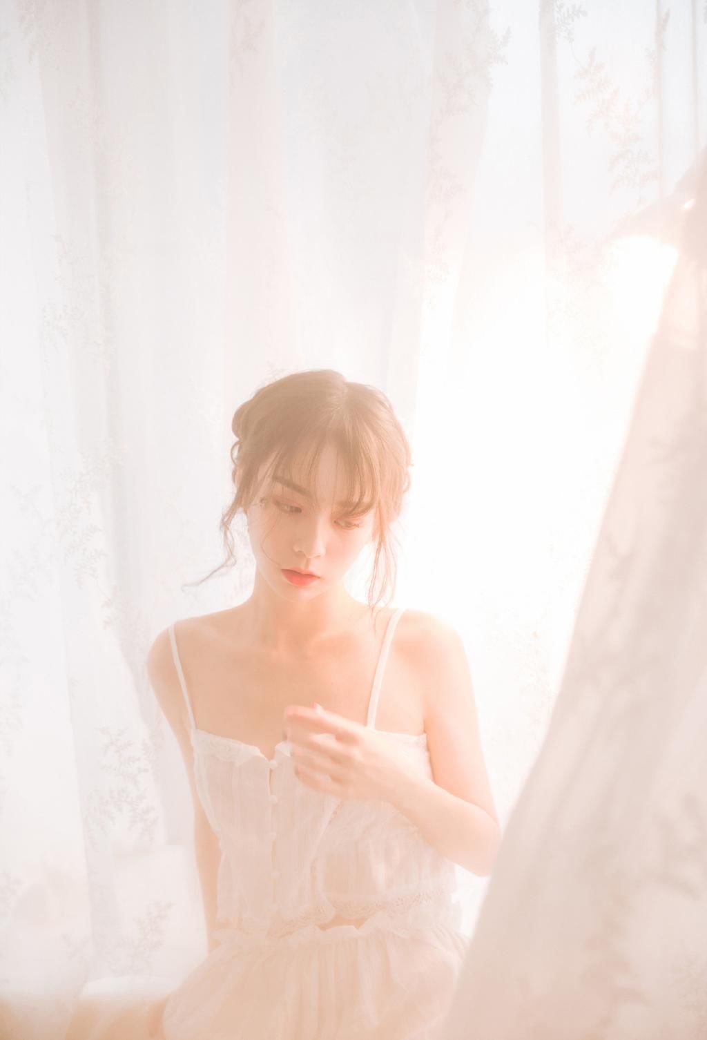 性感蕾丝美女美胸长腿诱惑写真