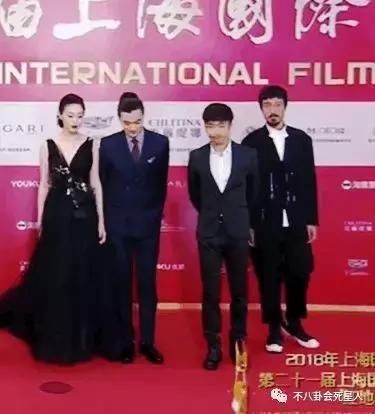 女演员坐周一围大腿两人有暧昧？朱丹做了这件事谣言不攻自破！